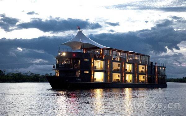 MV Aria，秘魯