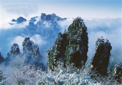 長沙、韶山、黃龍洞、張家界、大峽谷（玻璃橋）、矮寨大橋、 鳳凰古城雙飛六日游